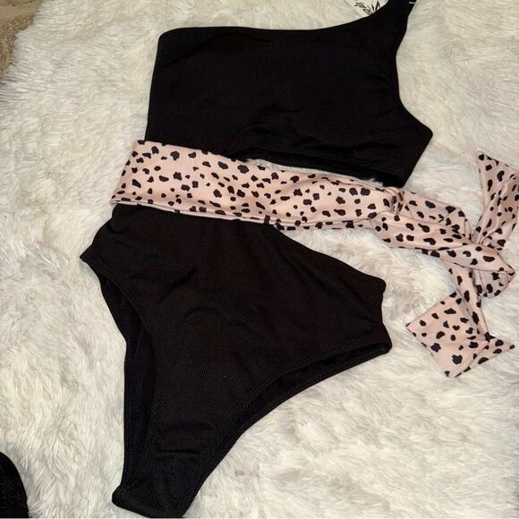 SporlikeTaupe Spot One Piece cutout swimsuit - Picture 4 of 7